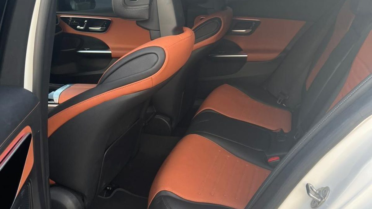 Mercedes Benz c3002024