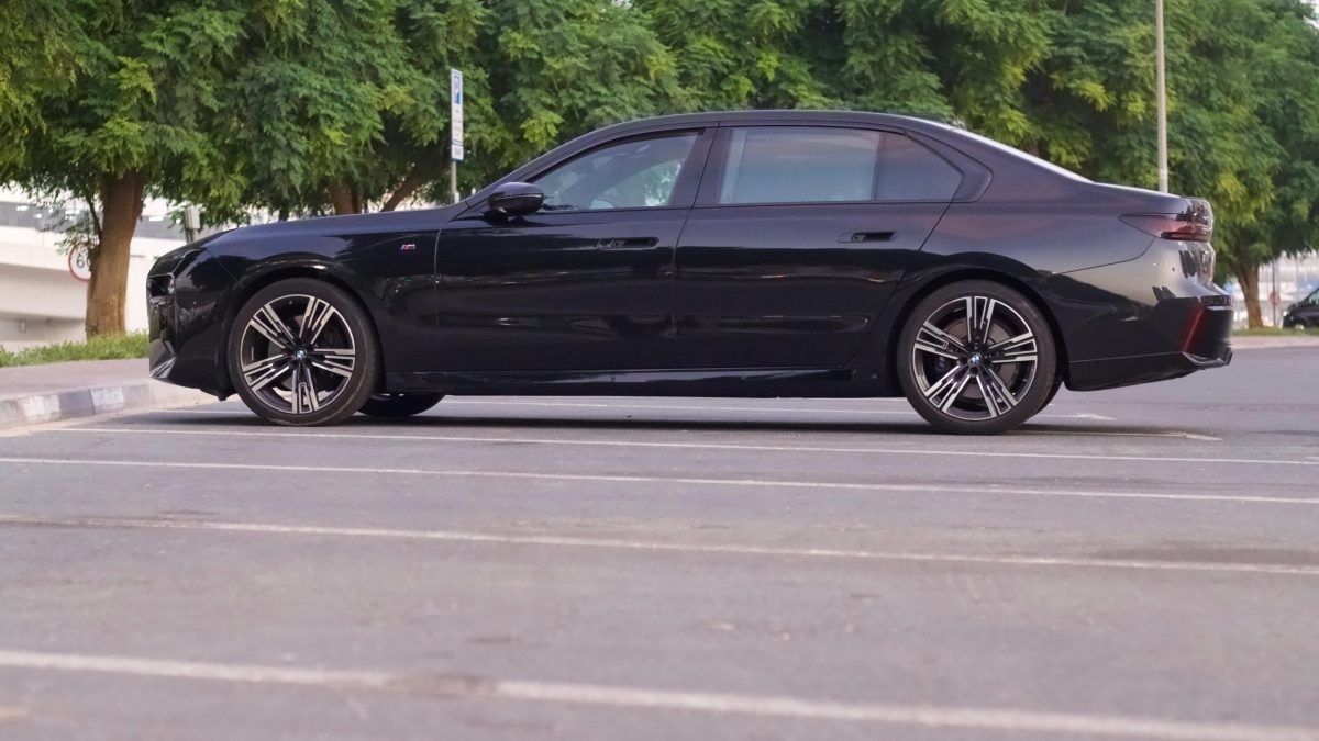 BMW 735i 2025