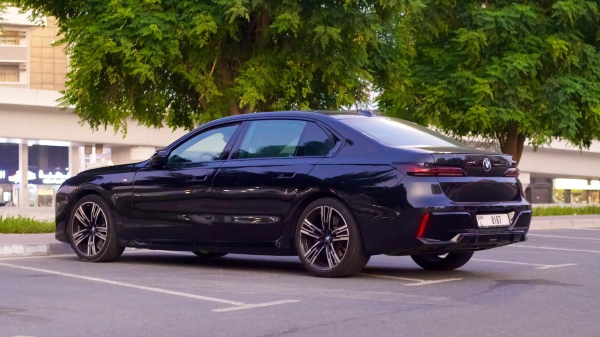 BMW 735i 2025