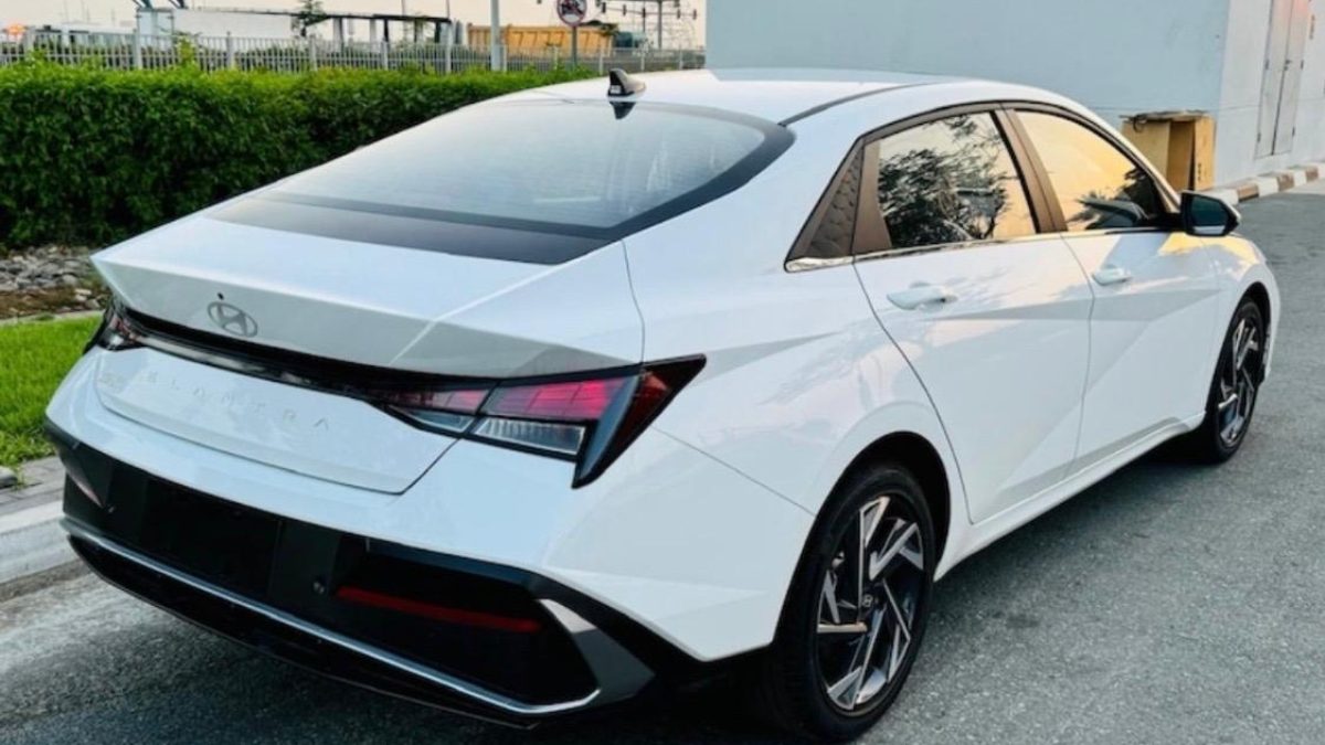 Hyundai Elantra 2025