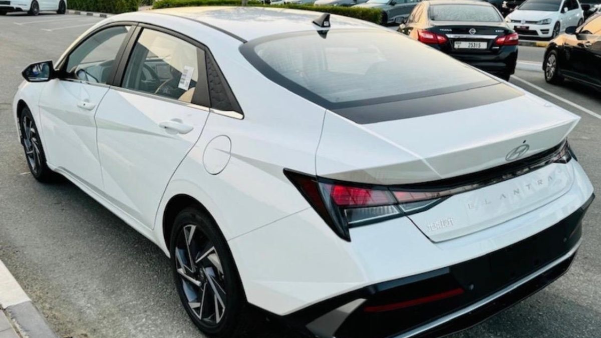 Hyundai Elantra 2025