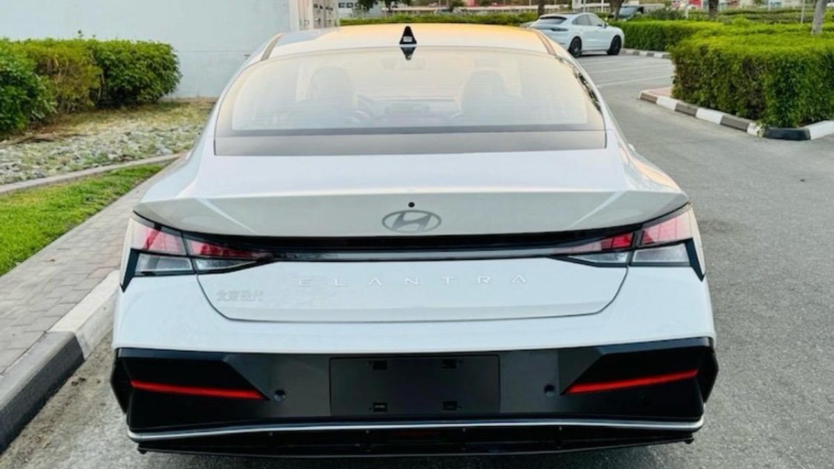 Hyundai Elantra 2025