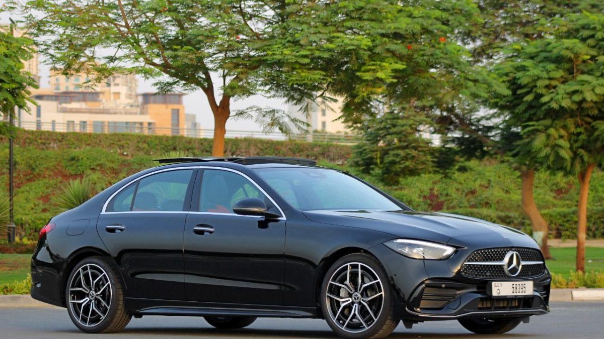 Mercedes-Benz C200  2025