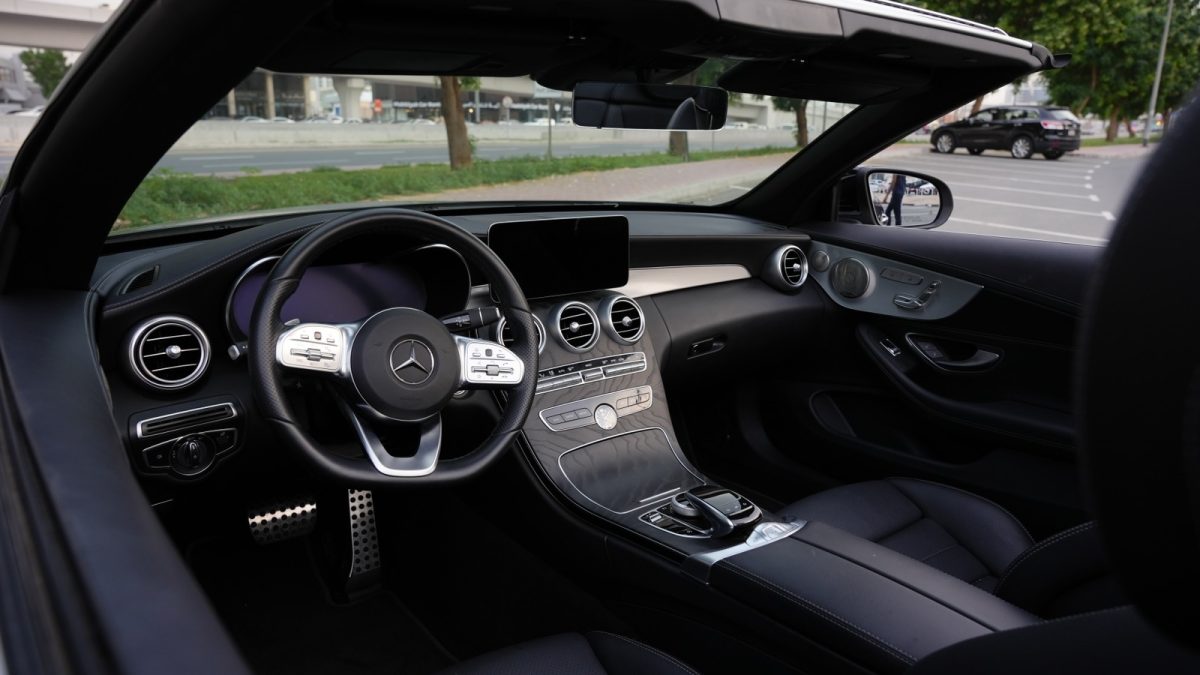 Mercedes-Benz C300 – Convertible