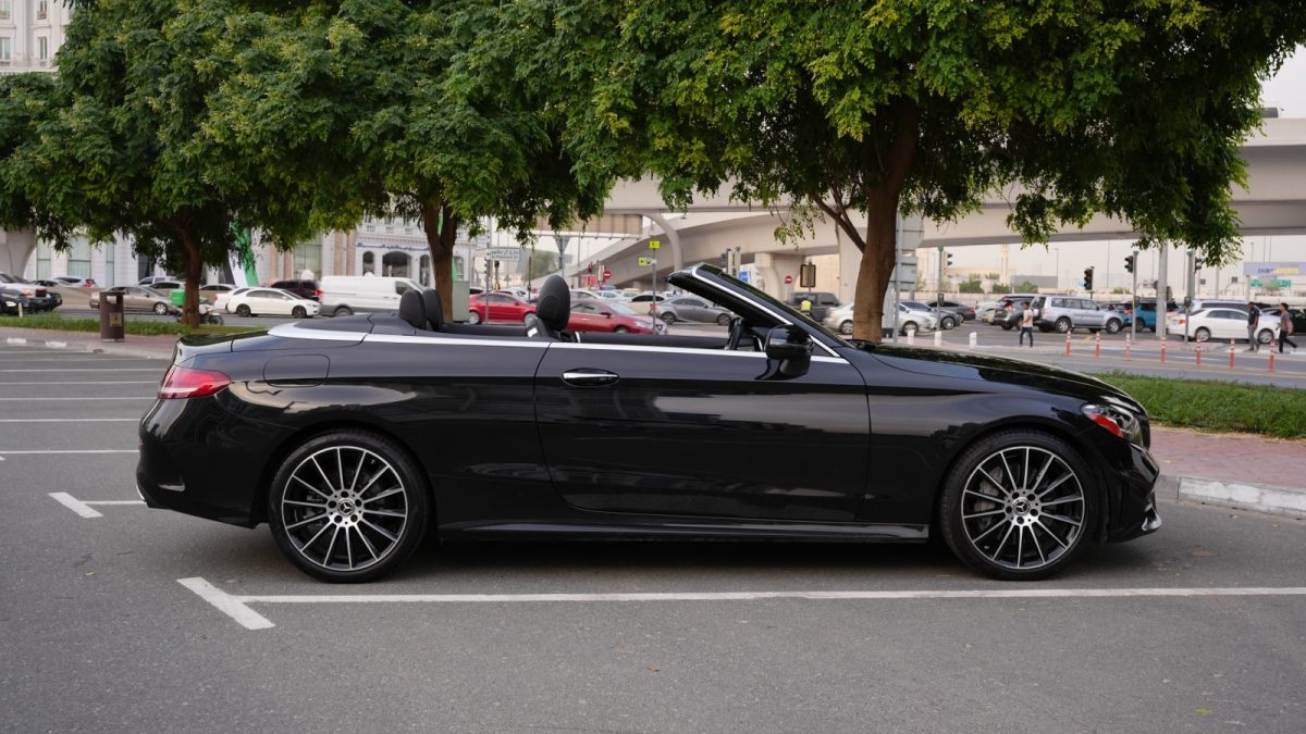 Mercedes-Benz C300 – Convertible