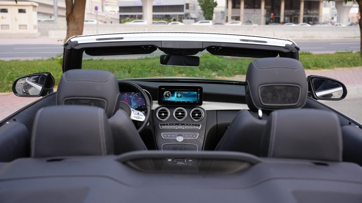 Mercedes-Benz C300 – Convertible